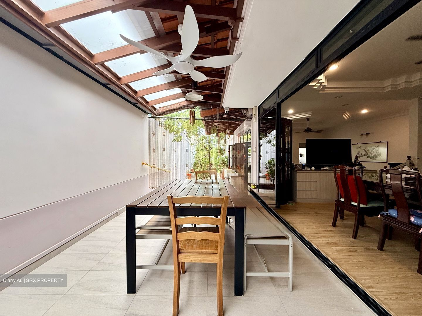 Phillips Avenue (D19), Terrace #571000911